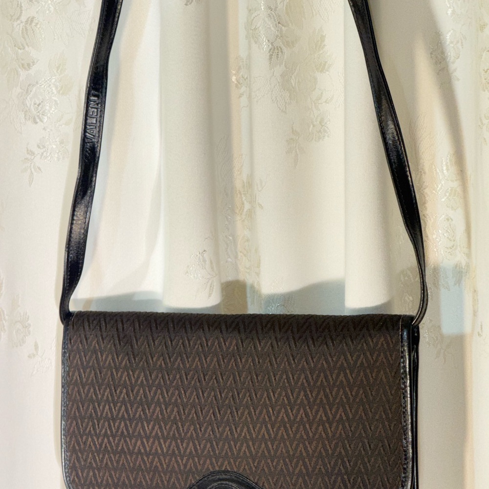 Valentino Chevron Pattern Black Clutch with Leather Trim - Picture 4 of 11